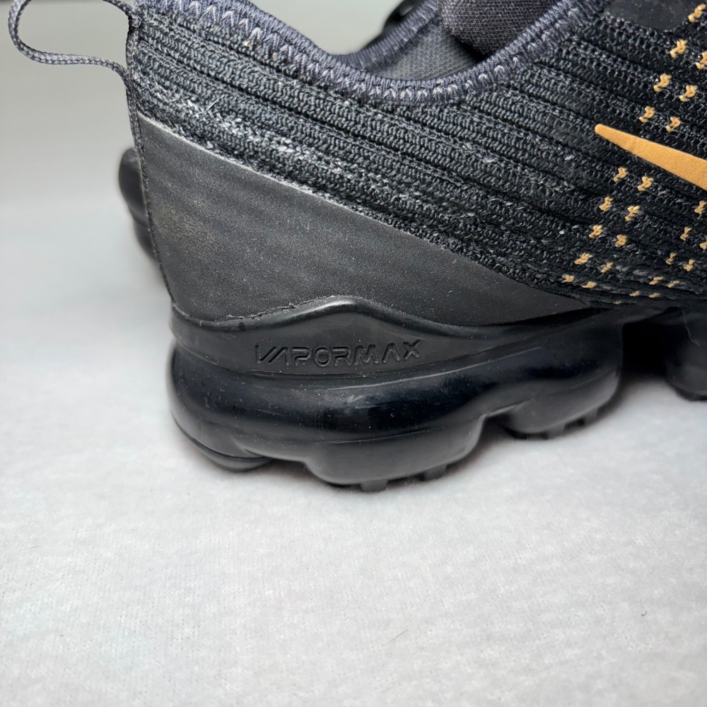 Nike Air VaporMax Flyknit 3 Black Metallic Gold Kids 5Y BQ5238-004 Womens 7 - Picture 10 of 14